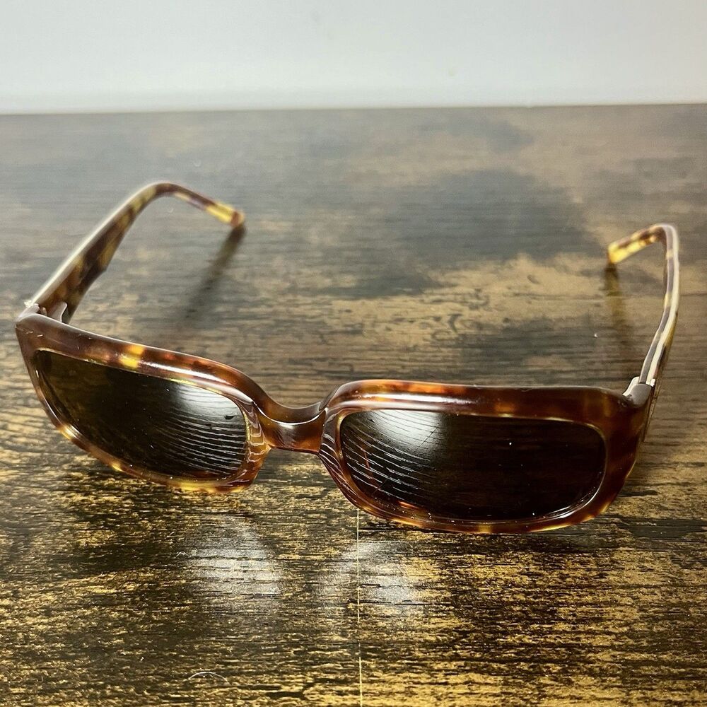 Vintage Vera Bradley Women’s Sunglasses Brown Floral Temples UV400